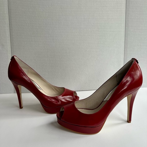 Michael Kors size 9M scarlet patent leather heels - Picture 5 of 5